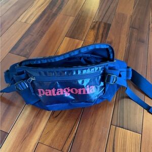 Patagonia Black Hole Waist Pack 5L LIKE NEW!